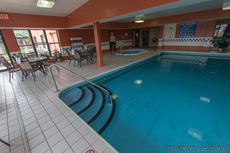 Holiday Inn Express & Suites - Muncie By Ihg Удобства фото